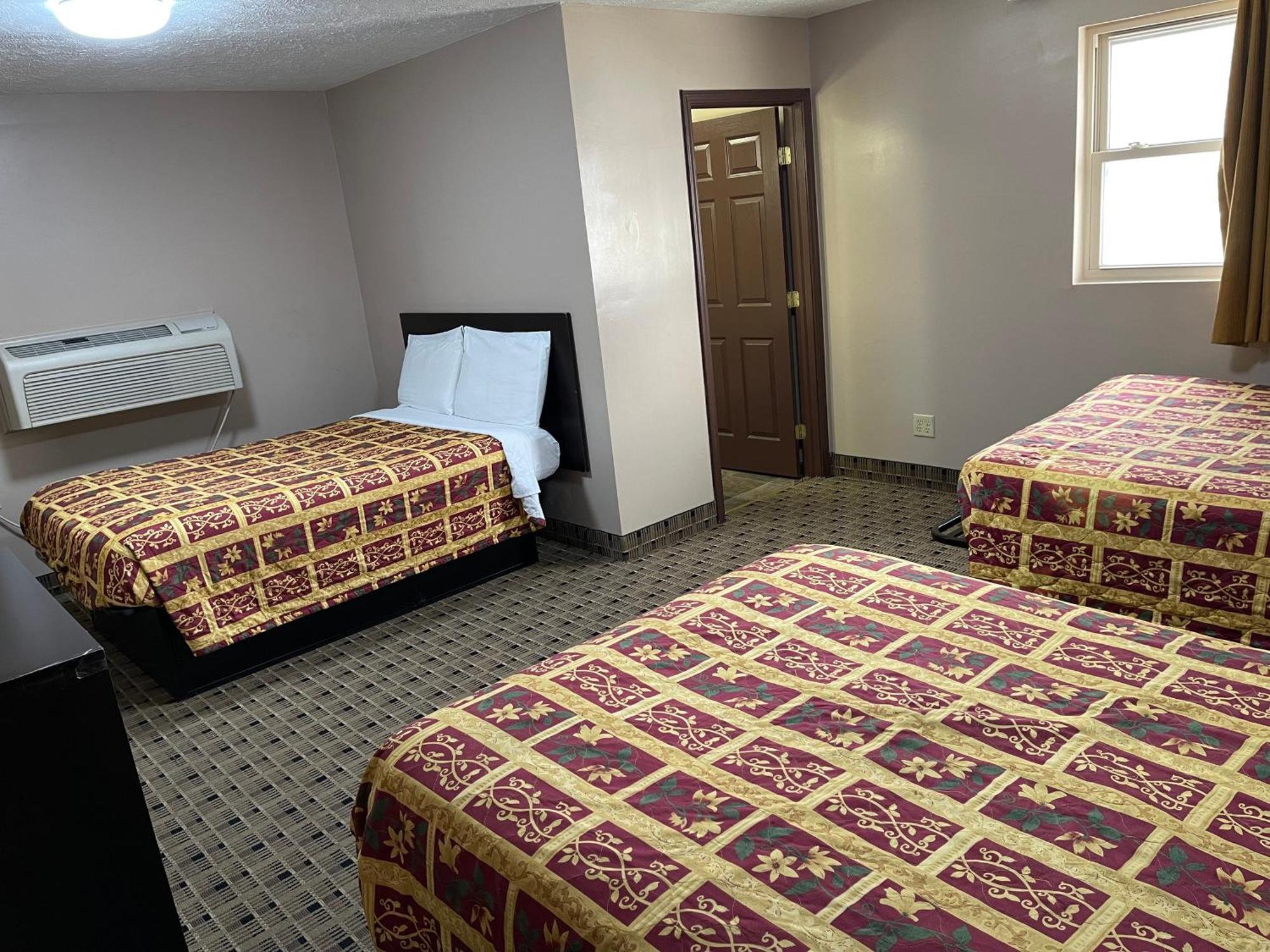 Economy Inn & Suites Аштабьюла Экстерьер фото