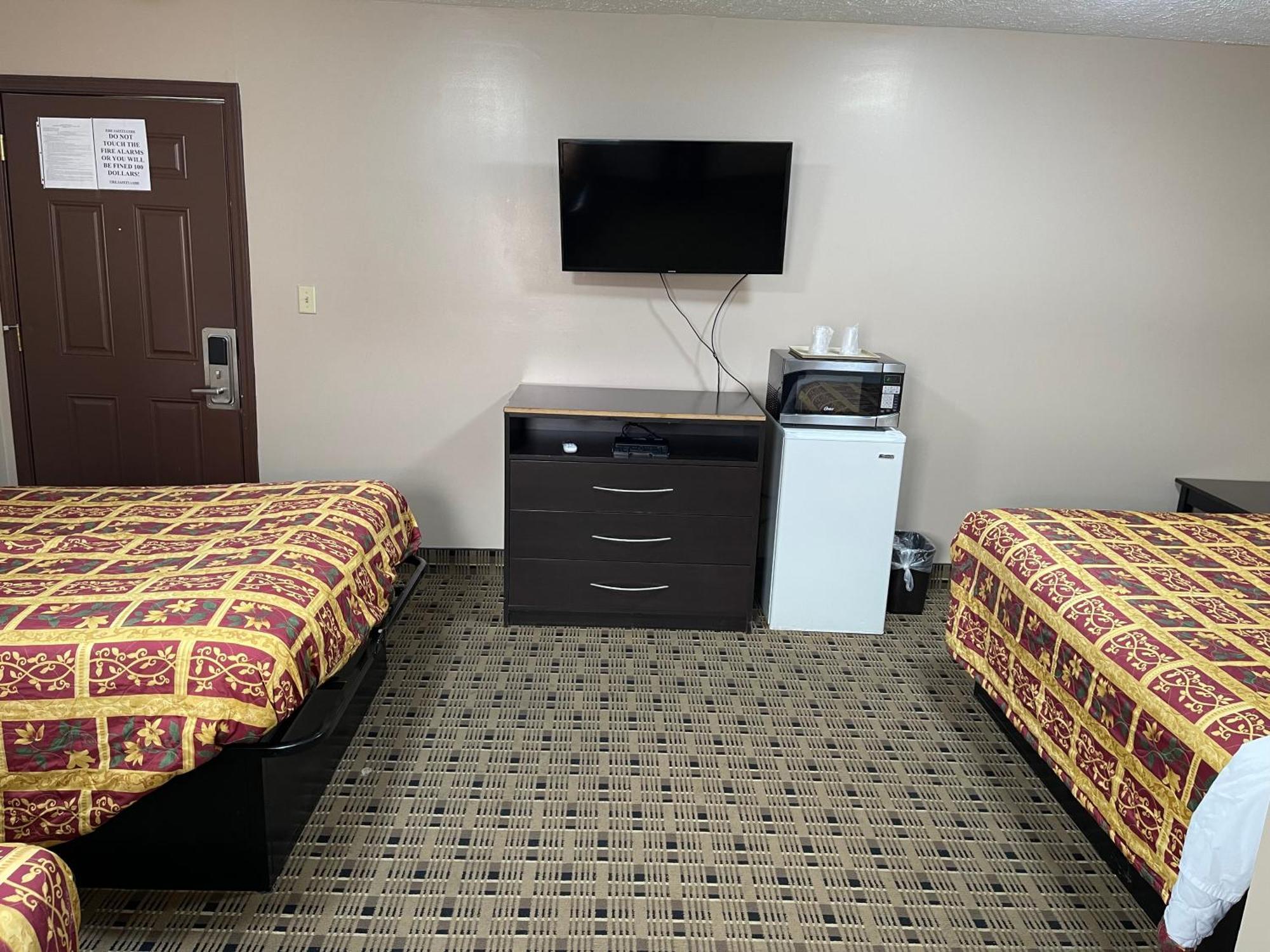 Economy Inn & Suites Аштабьюла Экстерьер фото