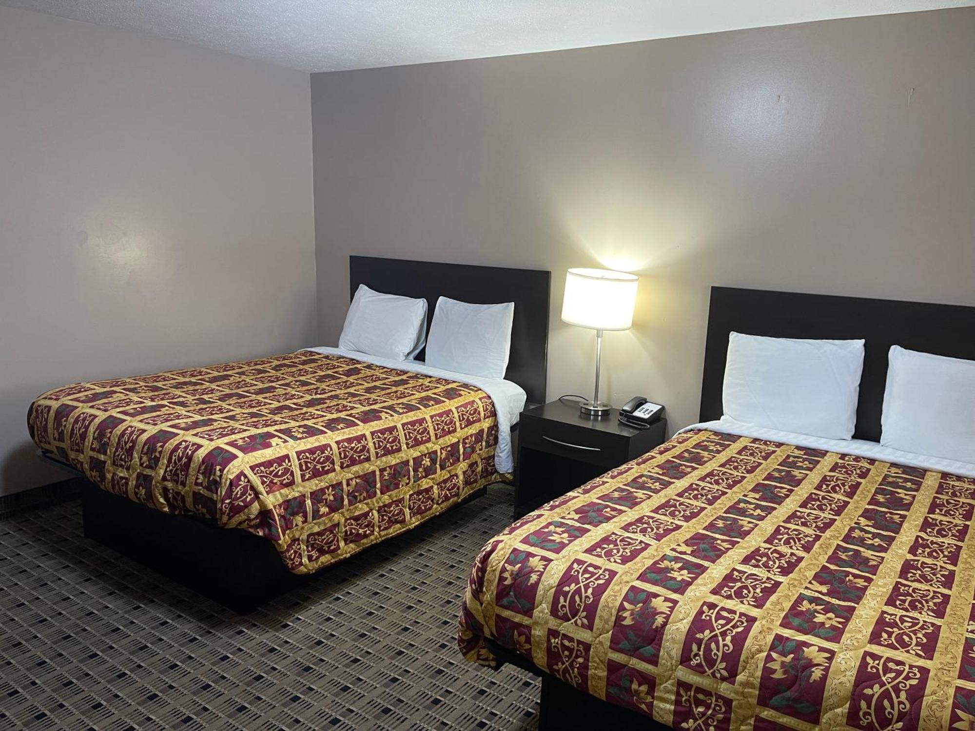 Economy Inn & Suites Аштабьюла Экстерьер фото