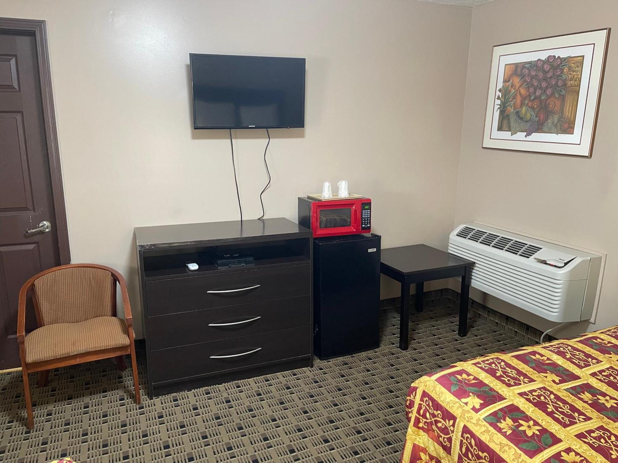 Economy Inn & Suites Аштабьюла Экстерьер фото