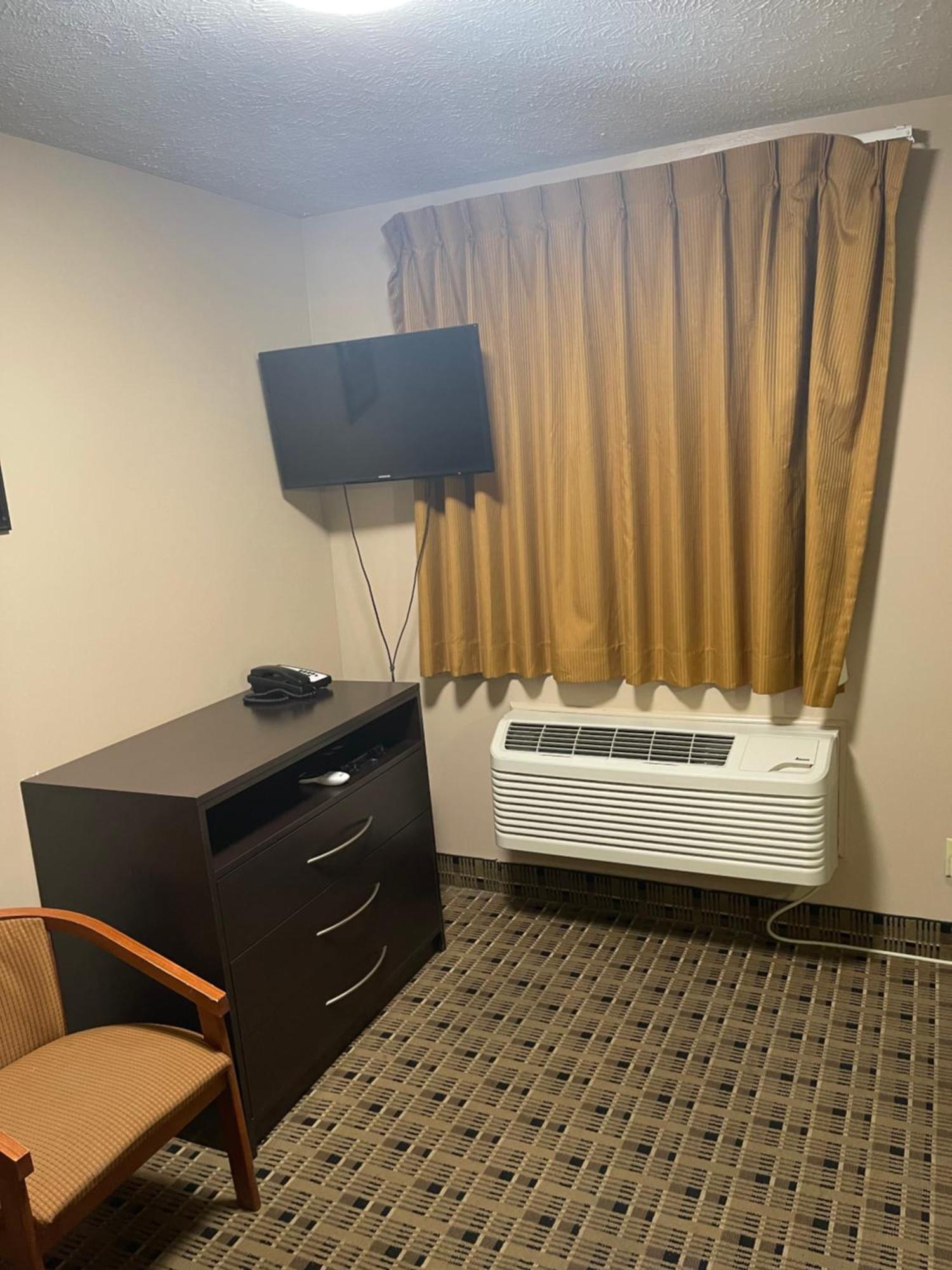 Economy Inn & Suites Аштабьюла Экстерьер фото