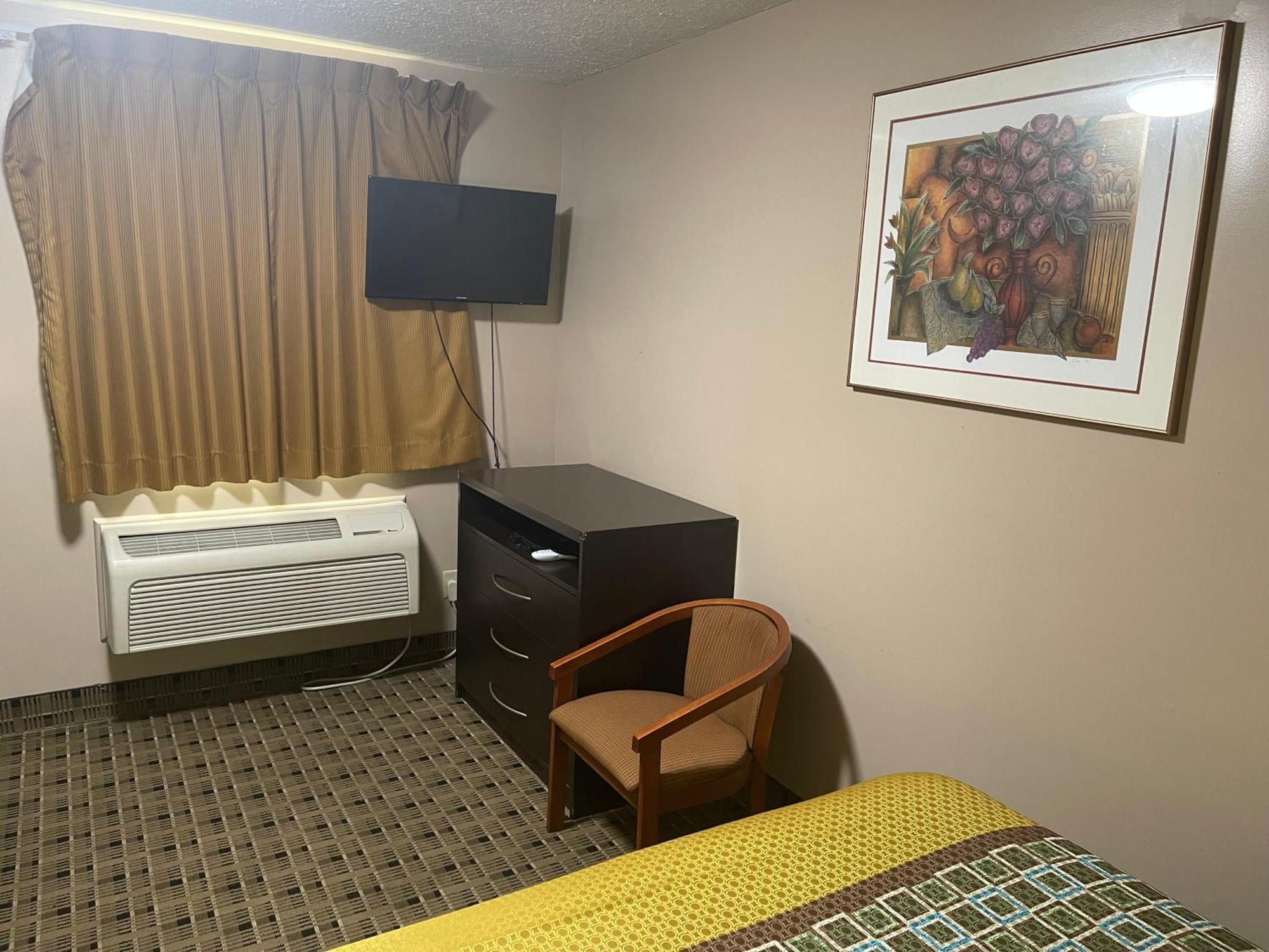 Economy Inn & Suites Аштабьюла Экстерьер фото
