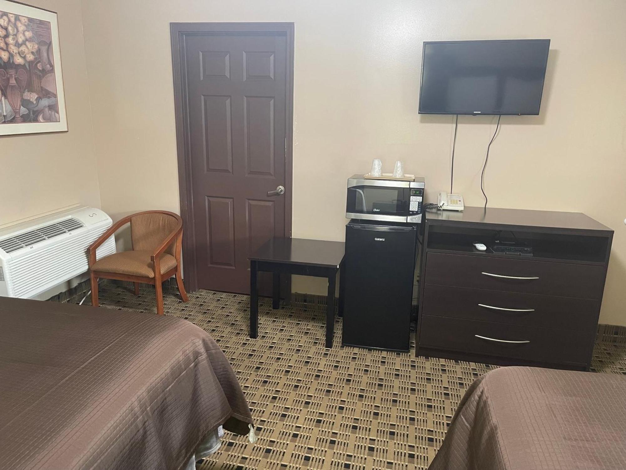 Economy Inn & Suites Аштабьюла Экстерьер фото