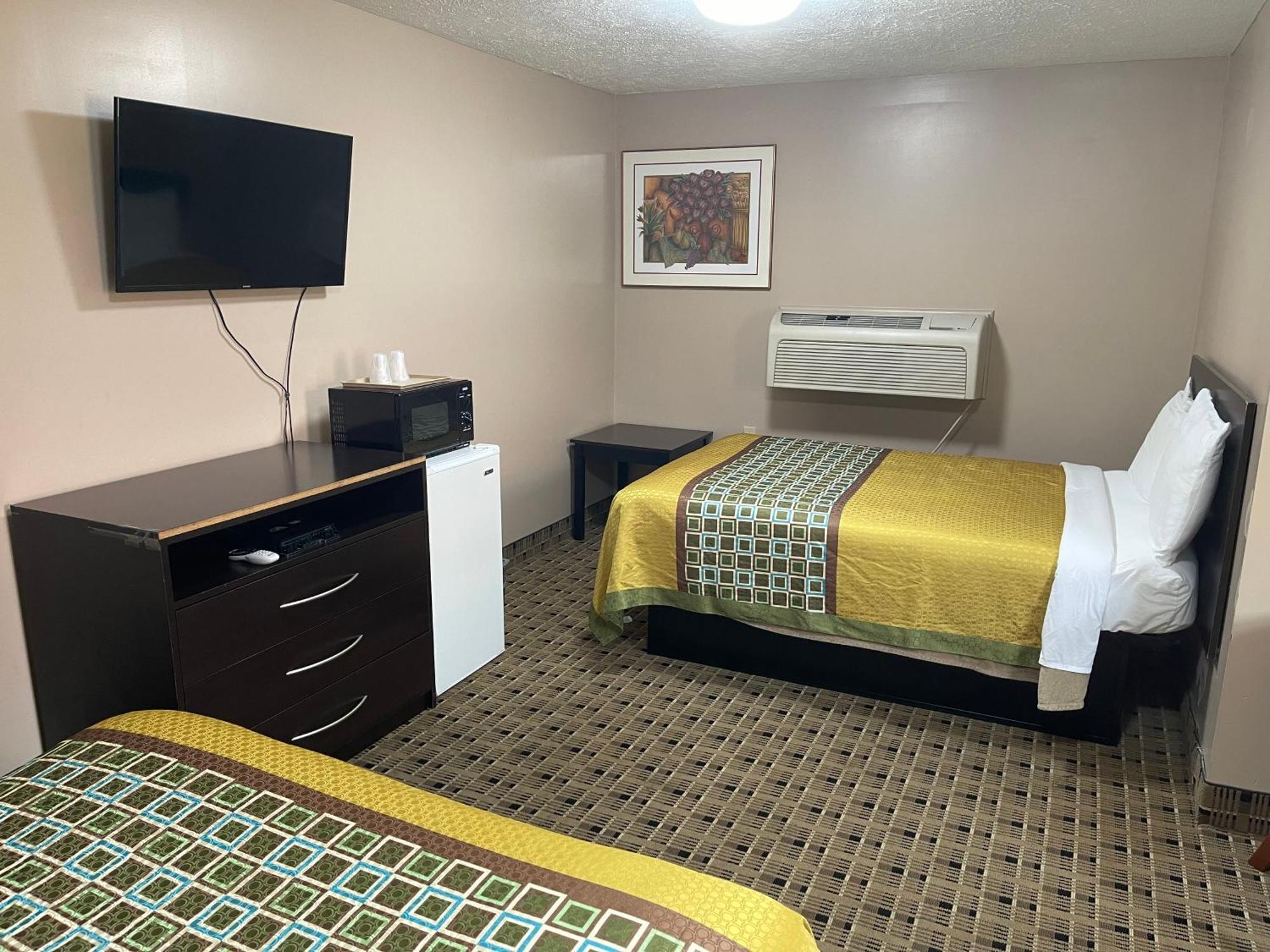 Economy Inn & Suites Аштабьюла Экстерьер фото