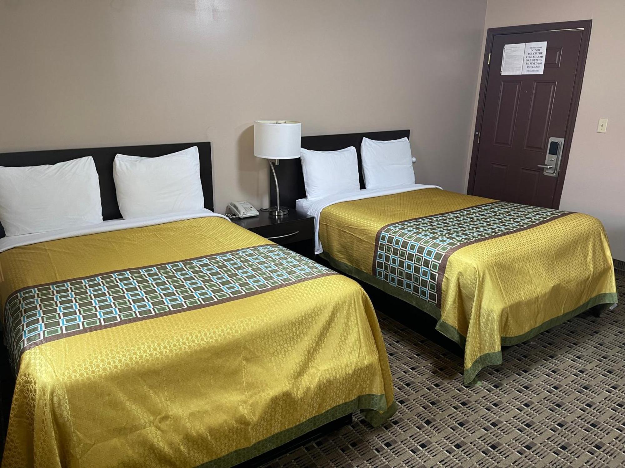 Economy Inn & Suites Аштабьюла Экстерьер фото