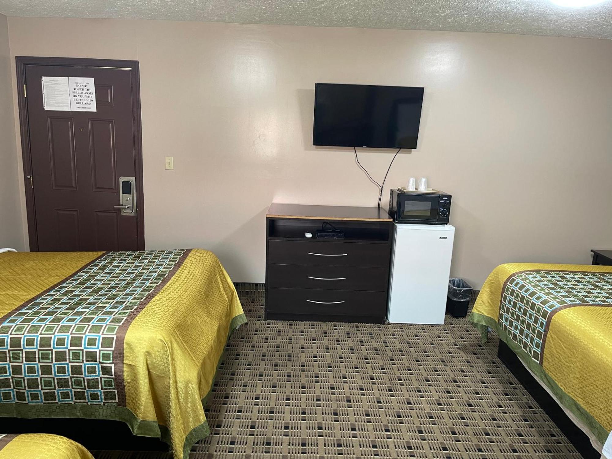 Economy Inn & Suites Аштабьюла Экстерьер фото